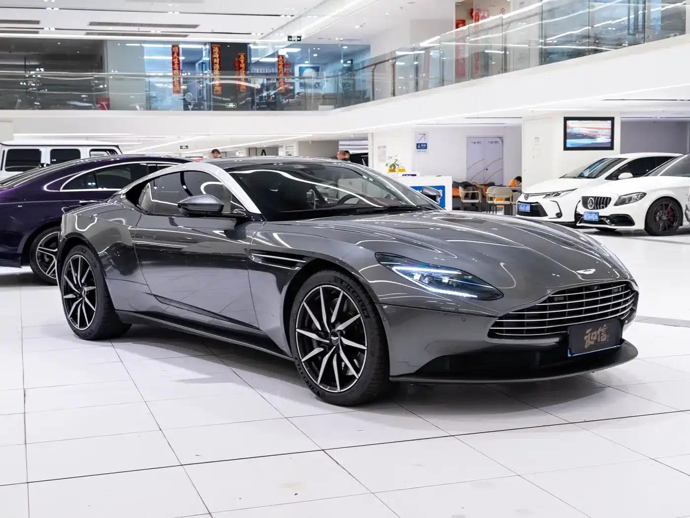 Aston Martin DB11 2019 4.0T V8 Coupe — миниатюра 2