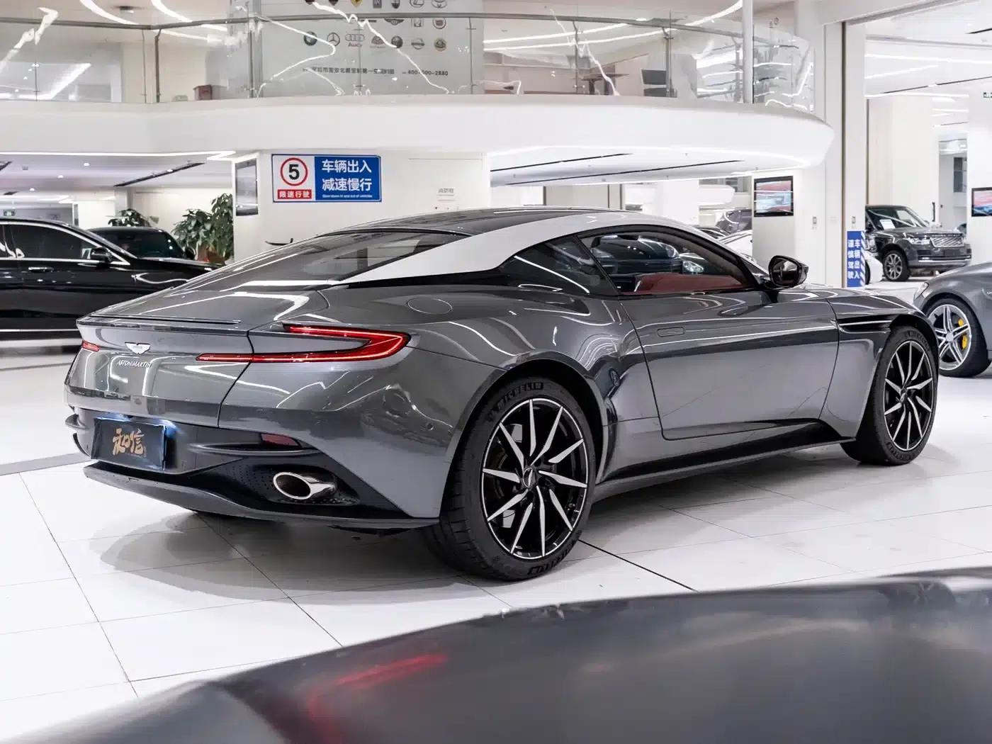 Aston Martin DB11 2019 4.0T V8 Coupe — миниатюра 6