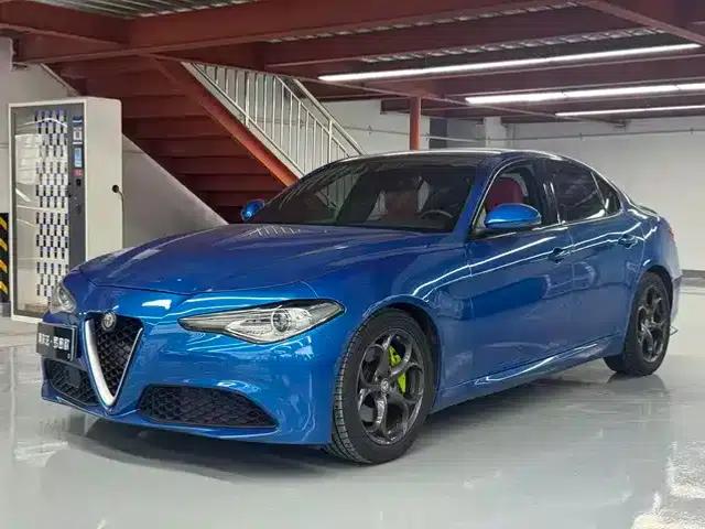 Giulia Juliet 2017 2.0T 280HP Luxury Edition