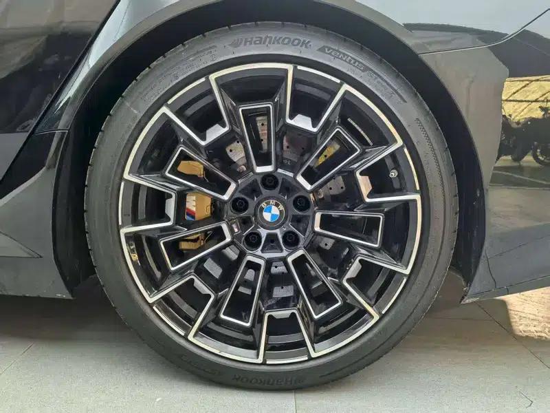 BMW M5 PHEV 2025 Model M5 — миниатюра 6
