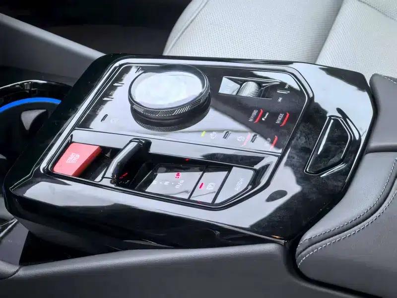 BMW M5 PHEV 2025 Model M5 — миниатюра 8