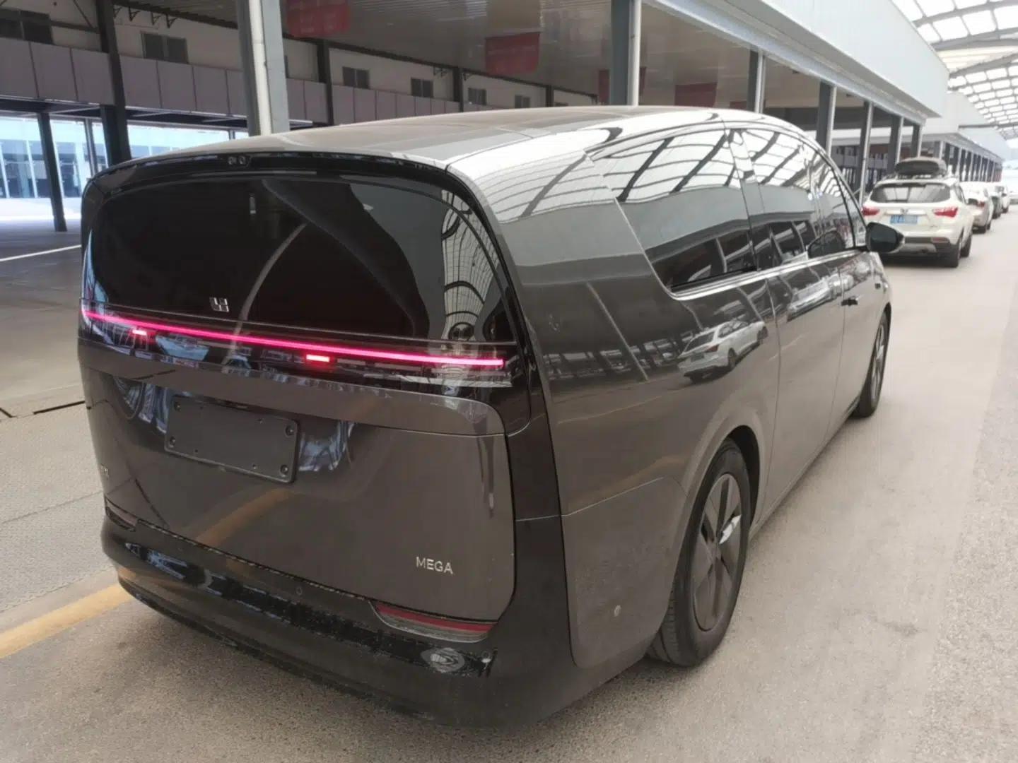 Li Auto MEGA 2024 Ultra Model — миниатюра 6