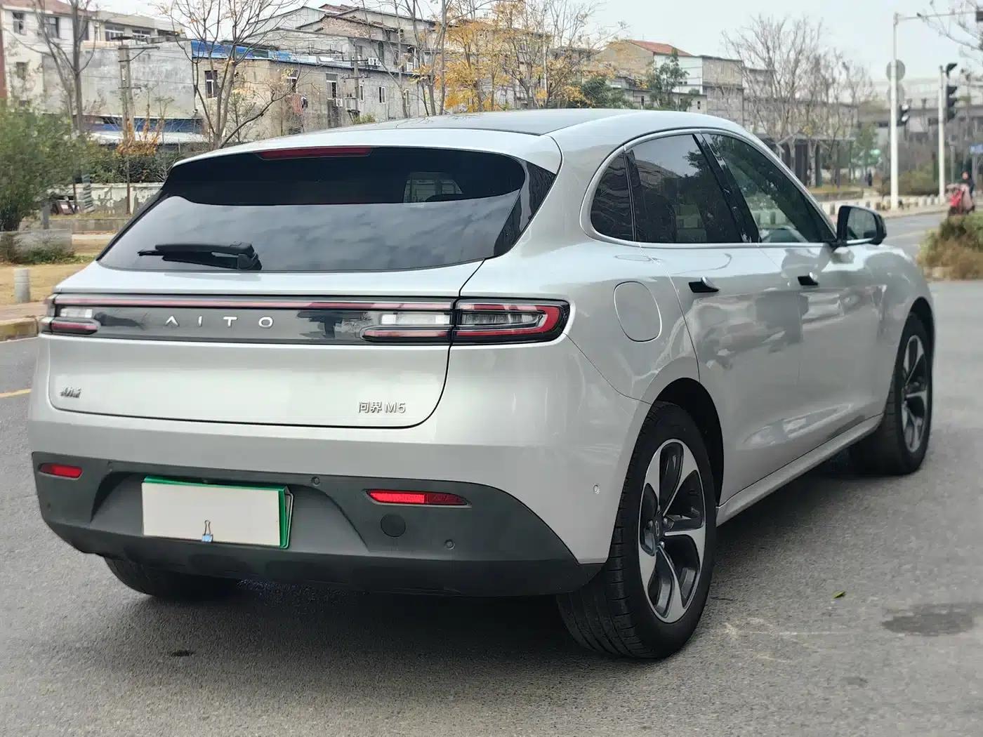 Wenjie M5 2022 Extended Range AWD Performance Edition — миниатюра 13