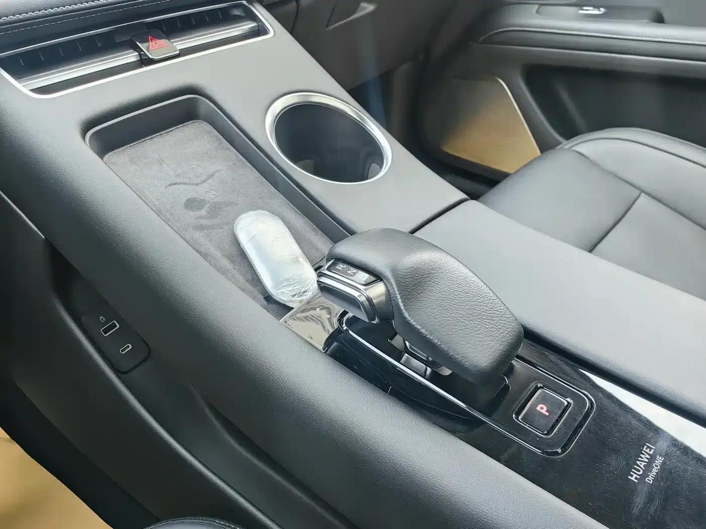 Wenjie M5 2022 Extended Range AWD Performance Edition — миниатюра 6
