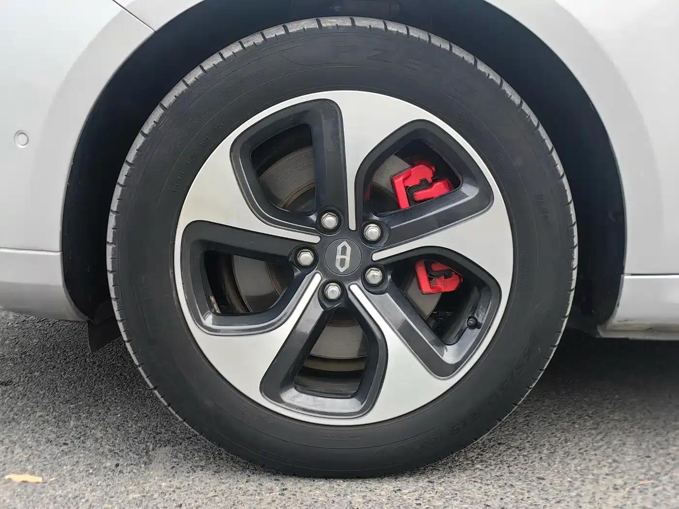 Wenjie M5 2022 Extended Range AWD Performance Edition — миниатюра 9