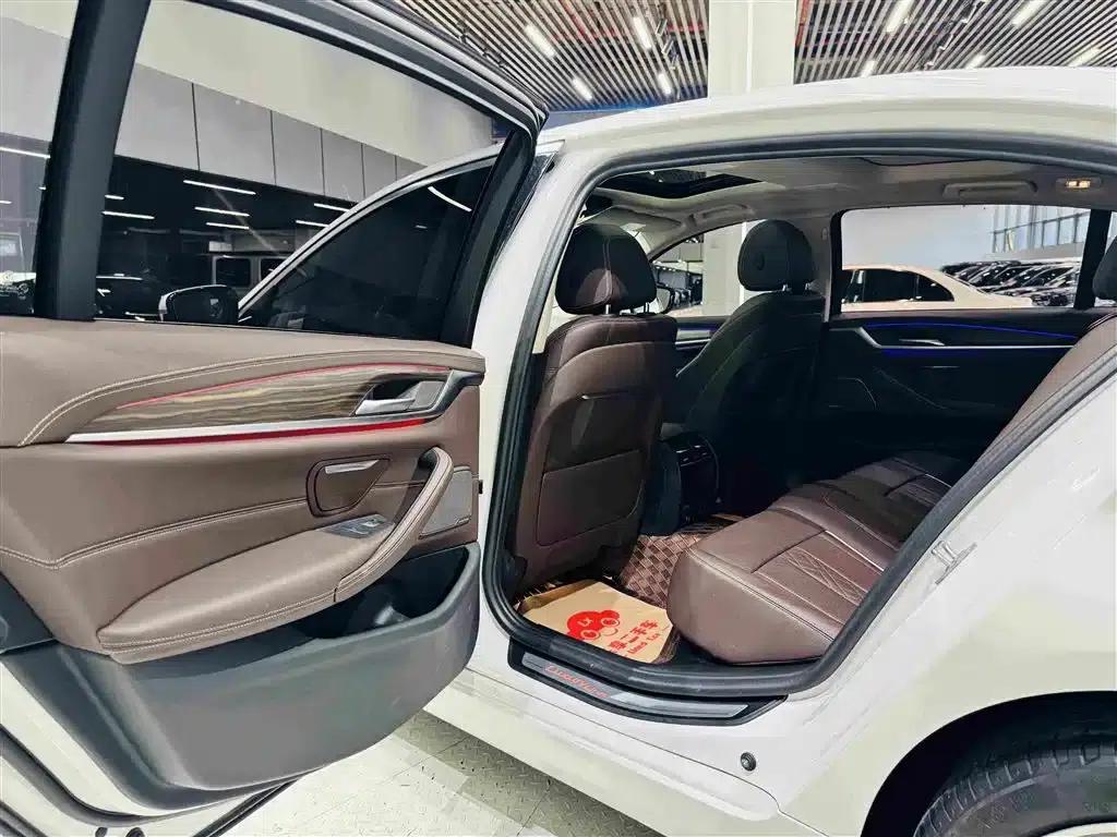 2023 BMW 5 Series 530Li Leading Luxury Package — миниатюра 17