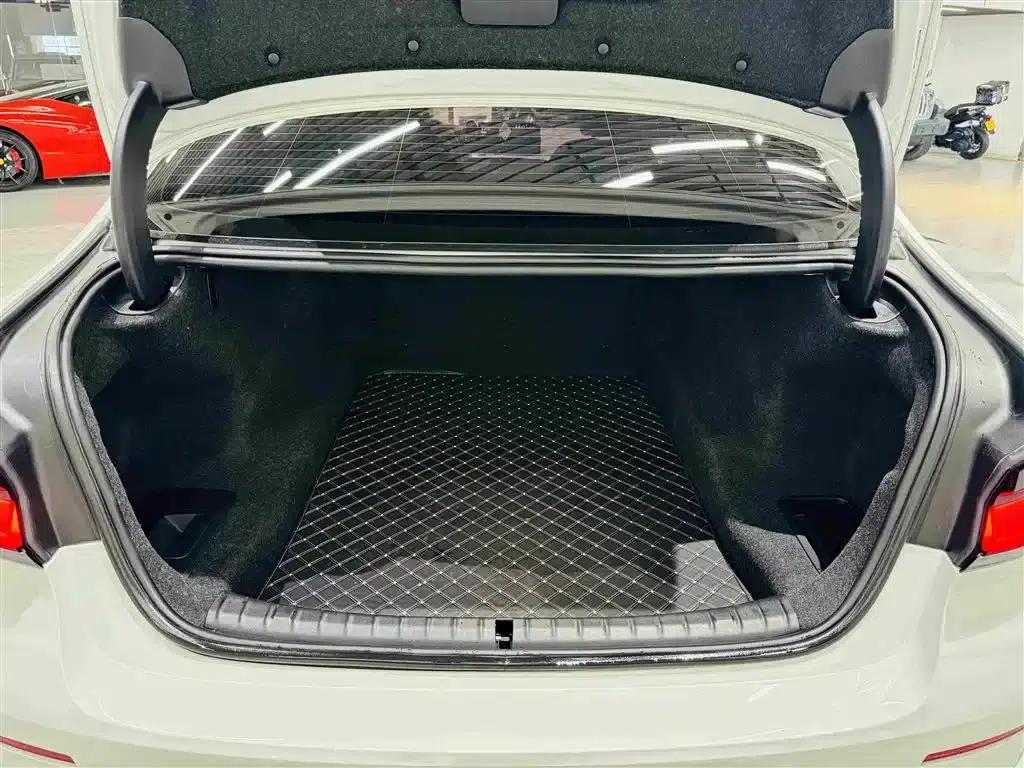 2023 BMW 5 Series 530Li Leading Luxury Package — миниатюра 20