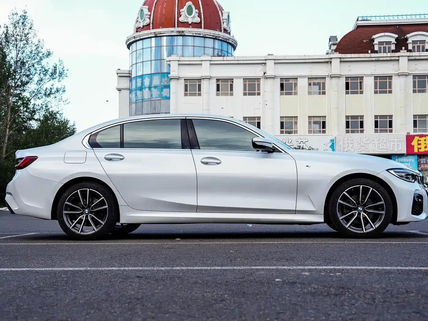 2022 BMW 3 Series 320i Sport Package — миниатюра 5