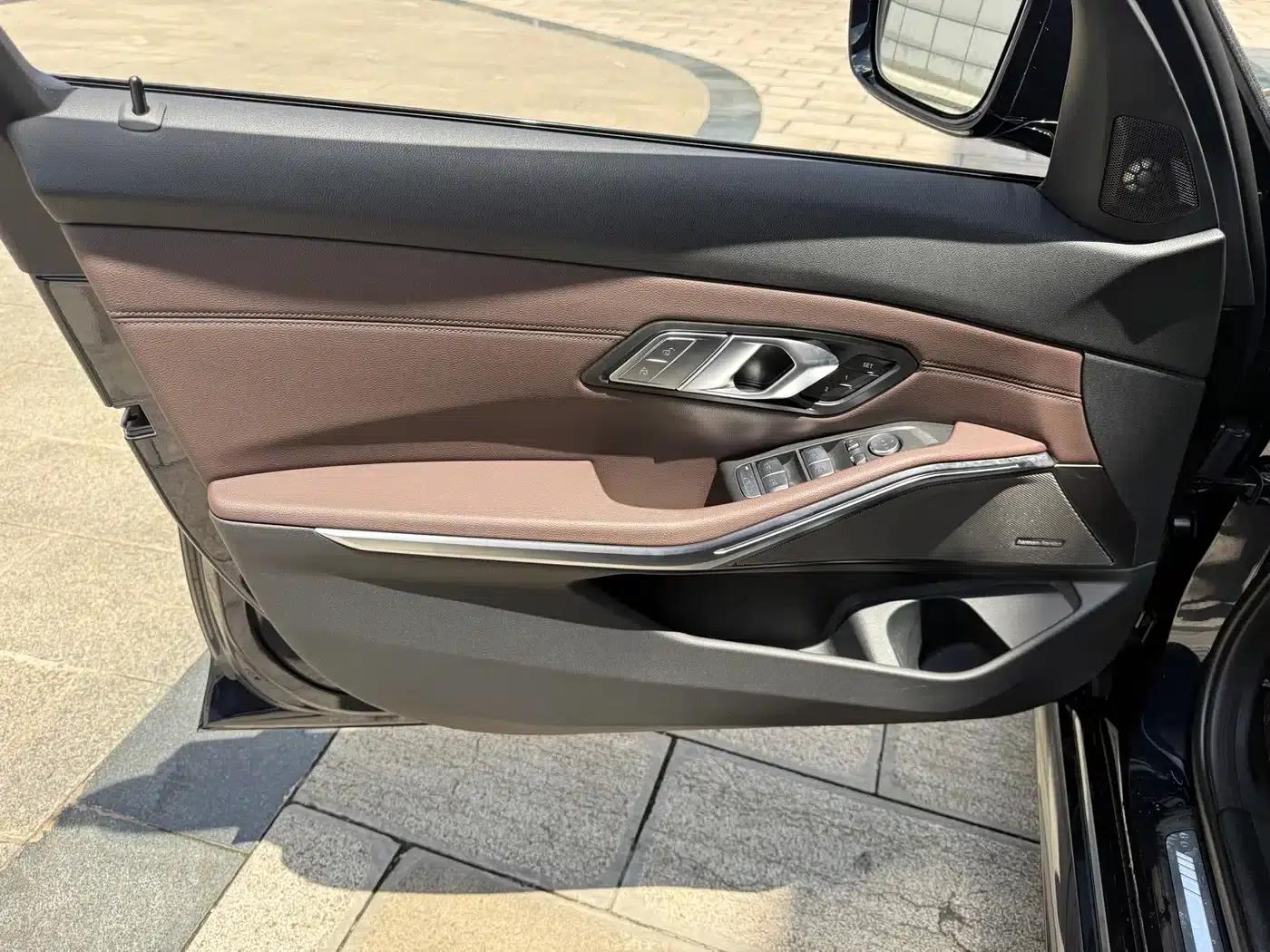 2022 BMW 3 Series 325i M Sport Shadow Edition — миниатюра 17