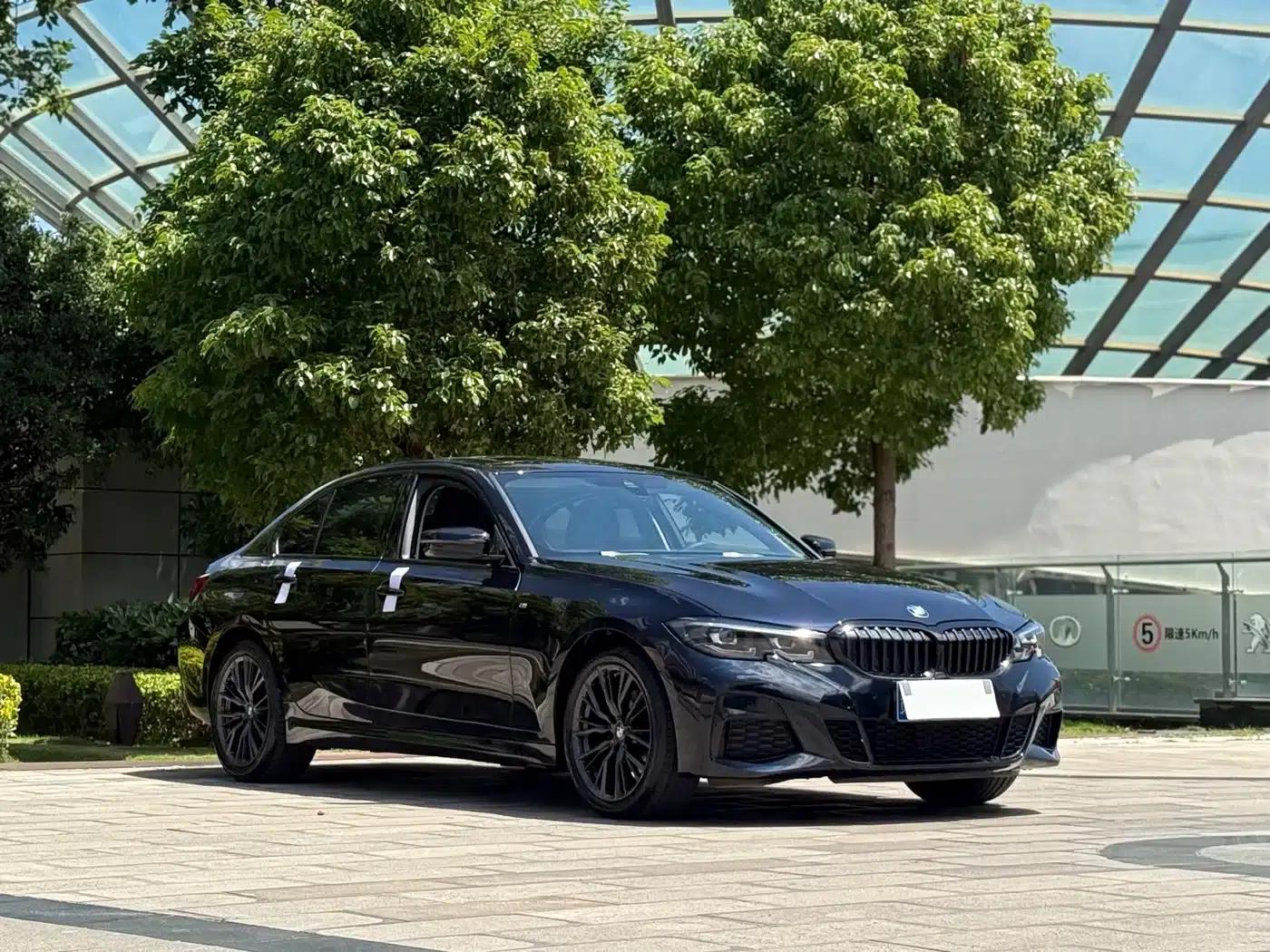 2022 BMW 3 Series 325i M Sport Shadow Edition — миниатюра 3