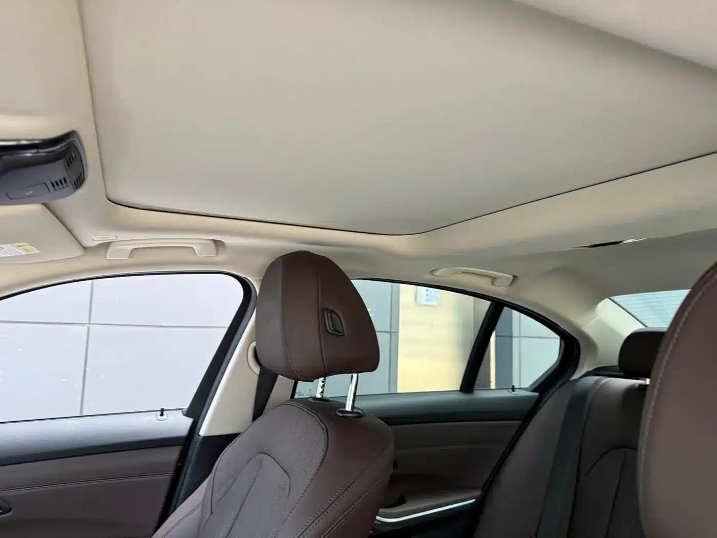 2022 BMW 3 Series 325i M Sport Shadow Edition — миниатюра 30