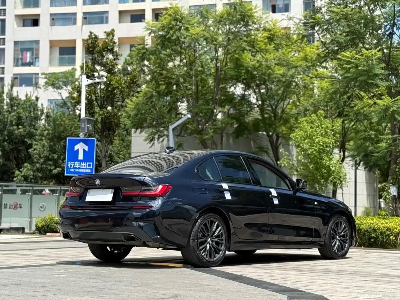 2022 BMW 3 Series 325i M Sport Shadow Edition — миниатюра 7