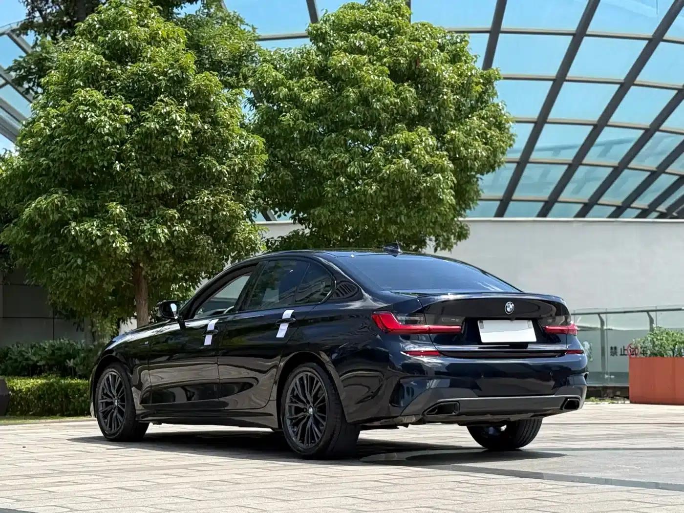 2022 BMW 3 Series 325i M Sport Shadow Edition — миниатюра 9