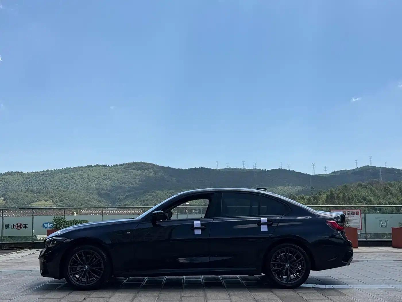2022 BMW 3 Series 325i M Sport Shadow Edition — миниатюра 10