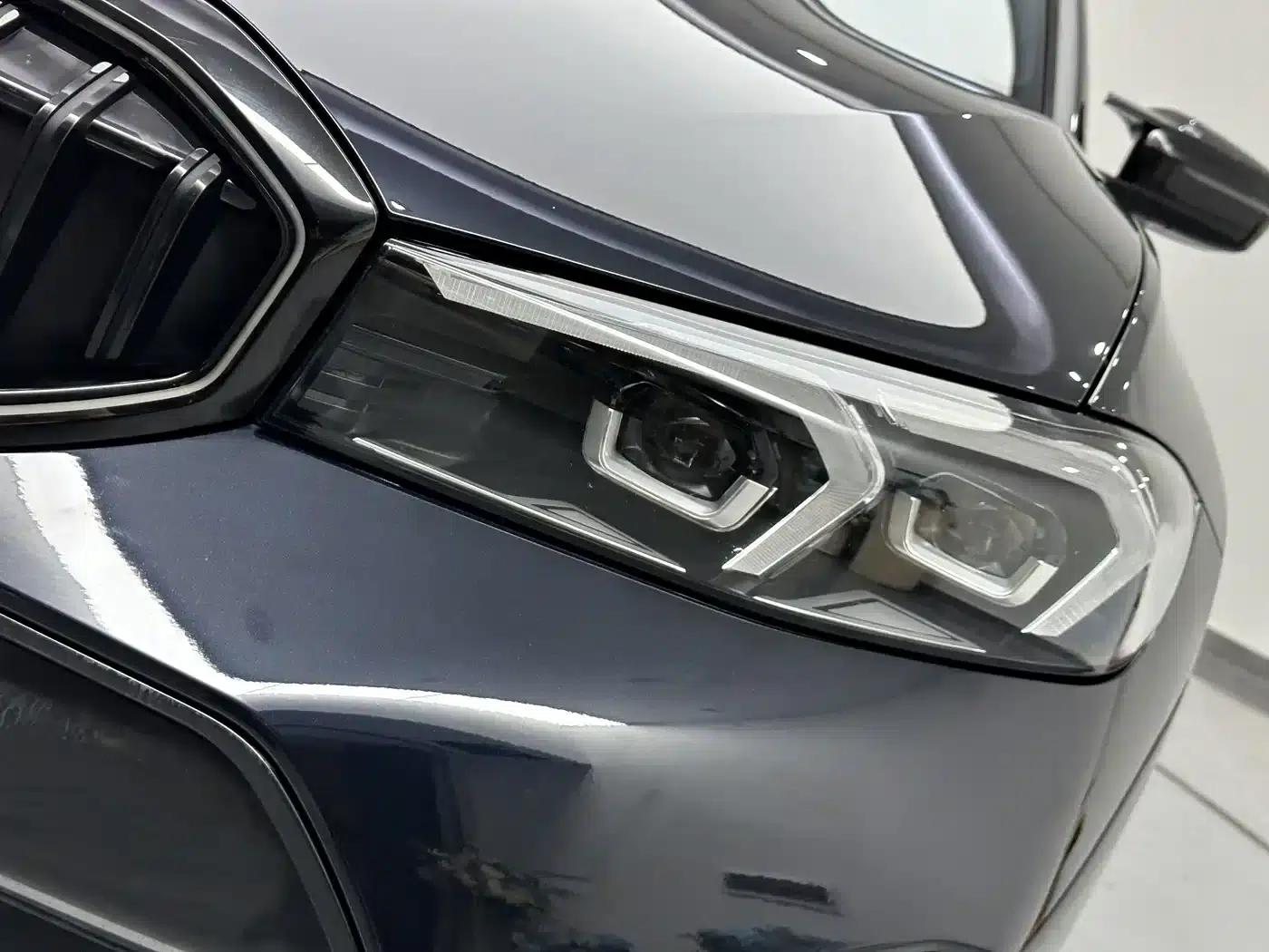 2025 BMW 3 Series 330i M Sport Shadow Edition — миниатюра 19