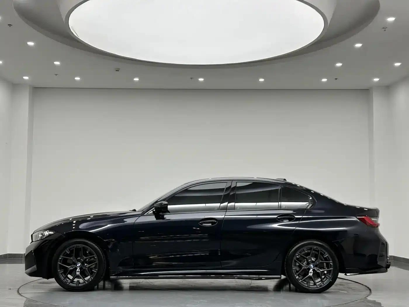 2025 BMW 3 Series 330i M Sport Shadow Edition — миниатюра 4
