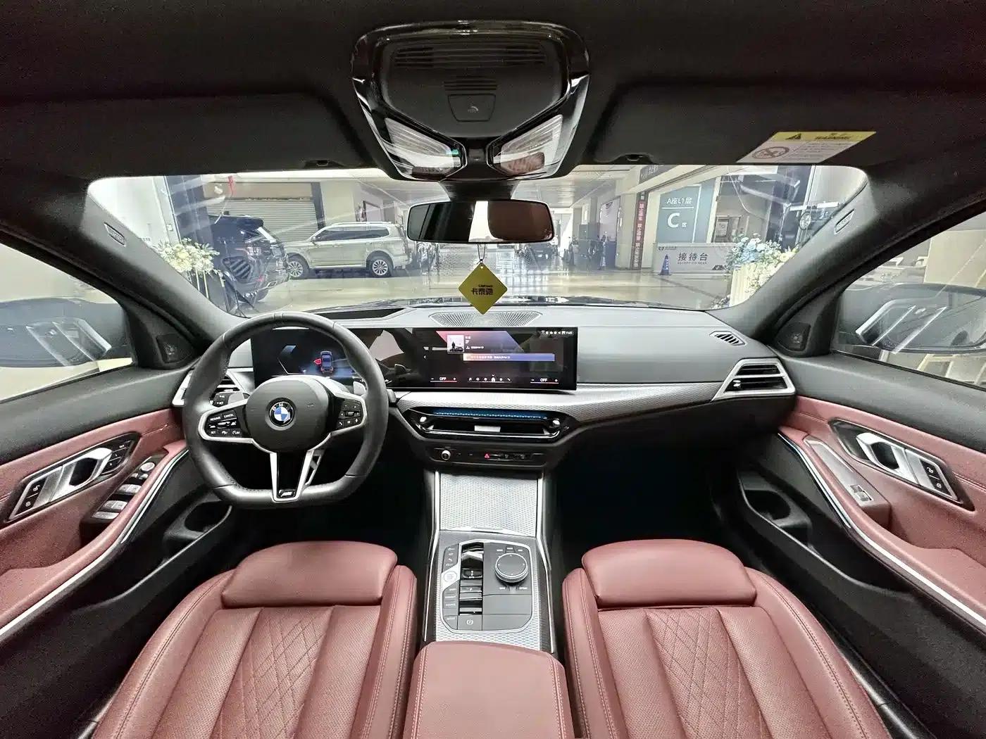 2025 BMW 3 Series 330i M Sport Shadow Edition — миниатюра 8