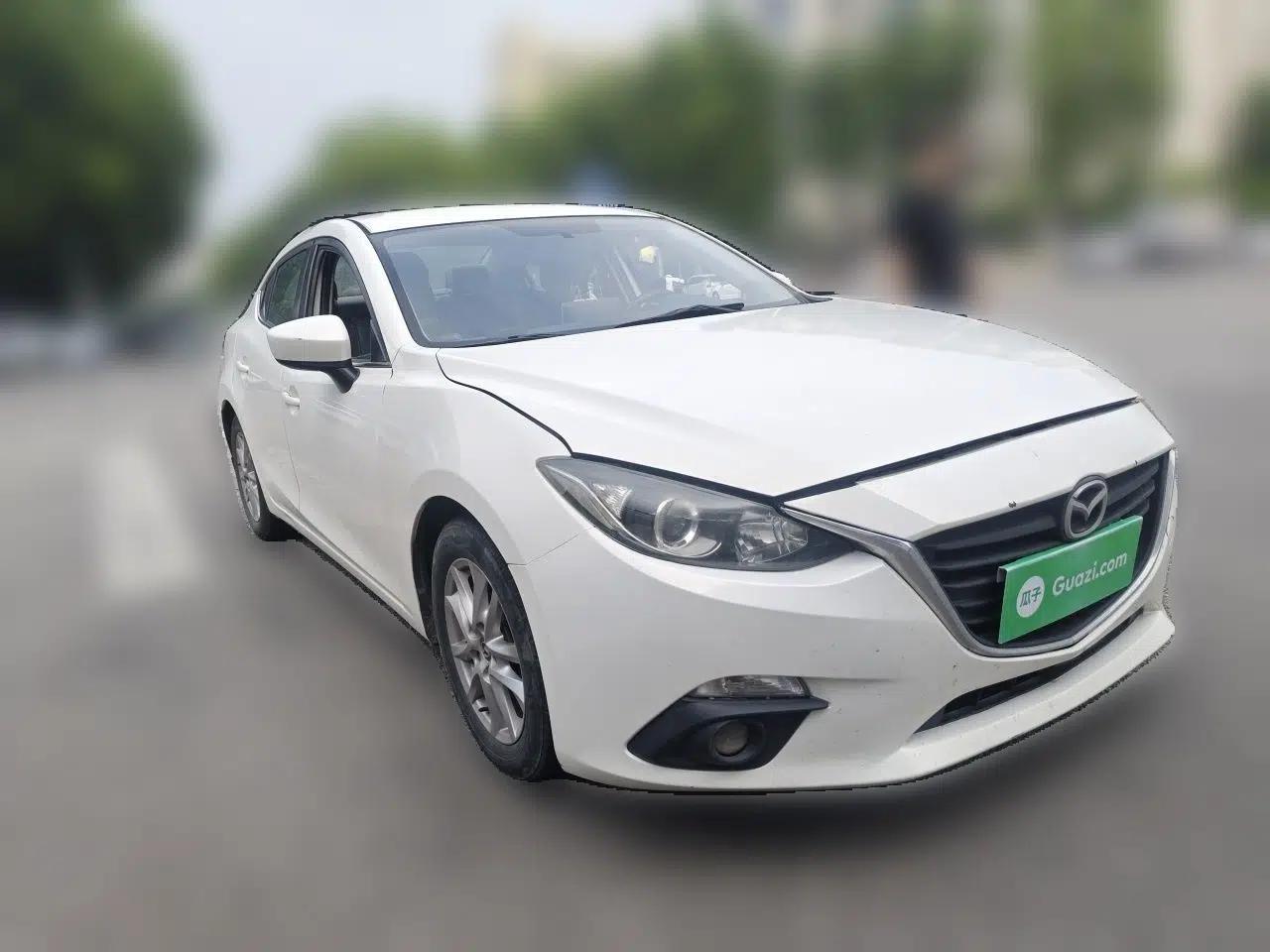 Mazda 3 Axela 2016 Sedan 1.5L Automatic Comfort Model — миниатюра 3