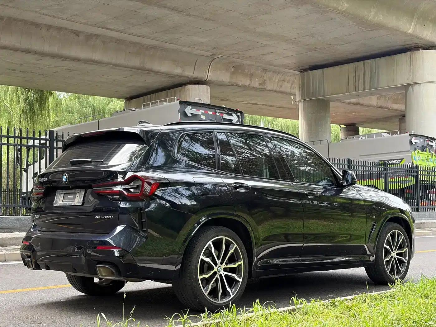 BMW X3 2022 xDrive30i Leading Edition M Sport Package — миниатюра 4