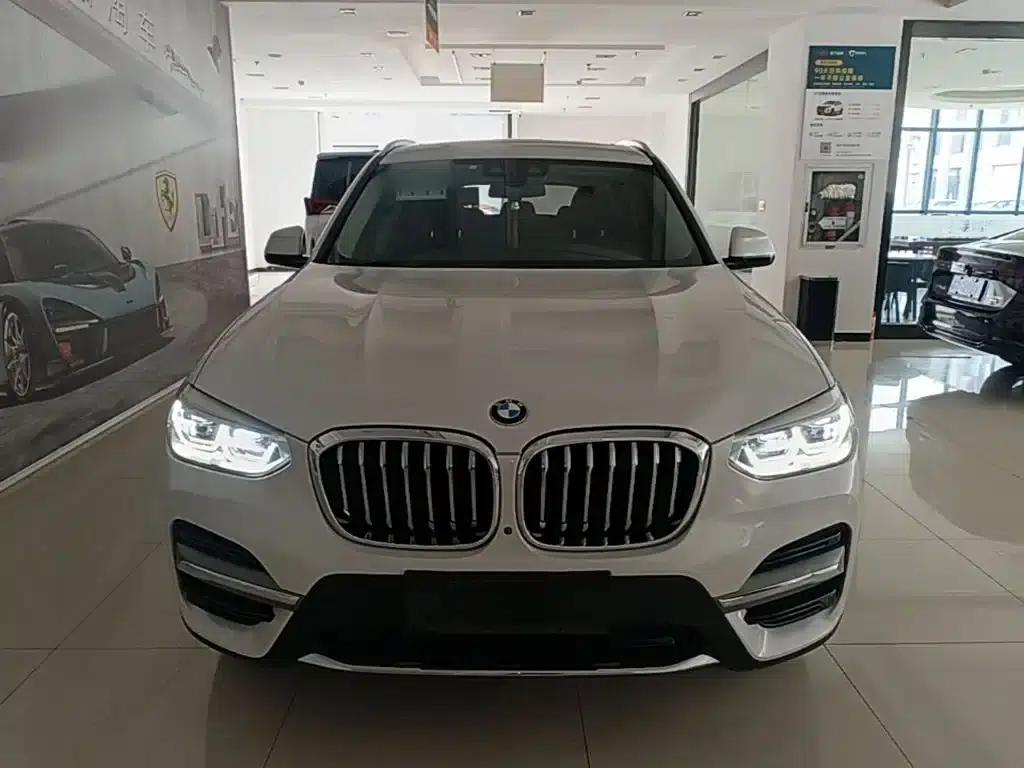 BMW X3 2021 xDrive28i Luxury Package — миниатюра 3