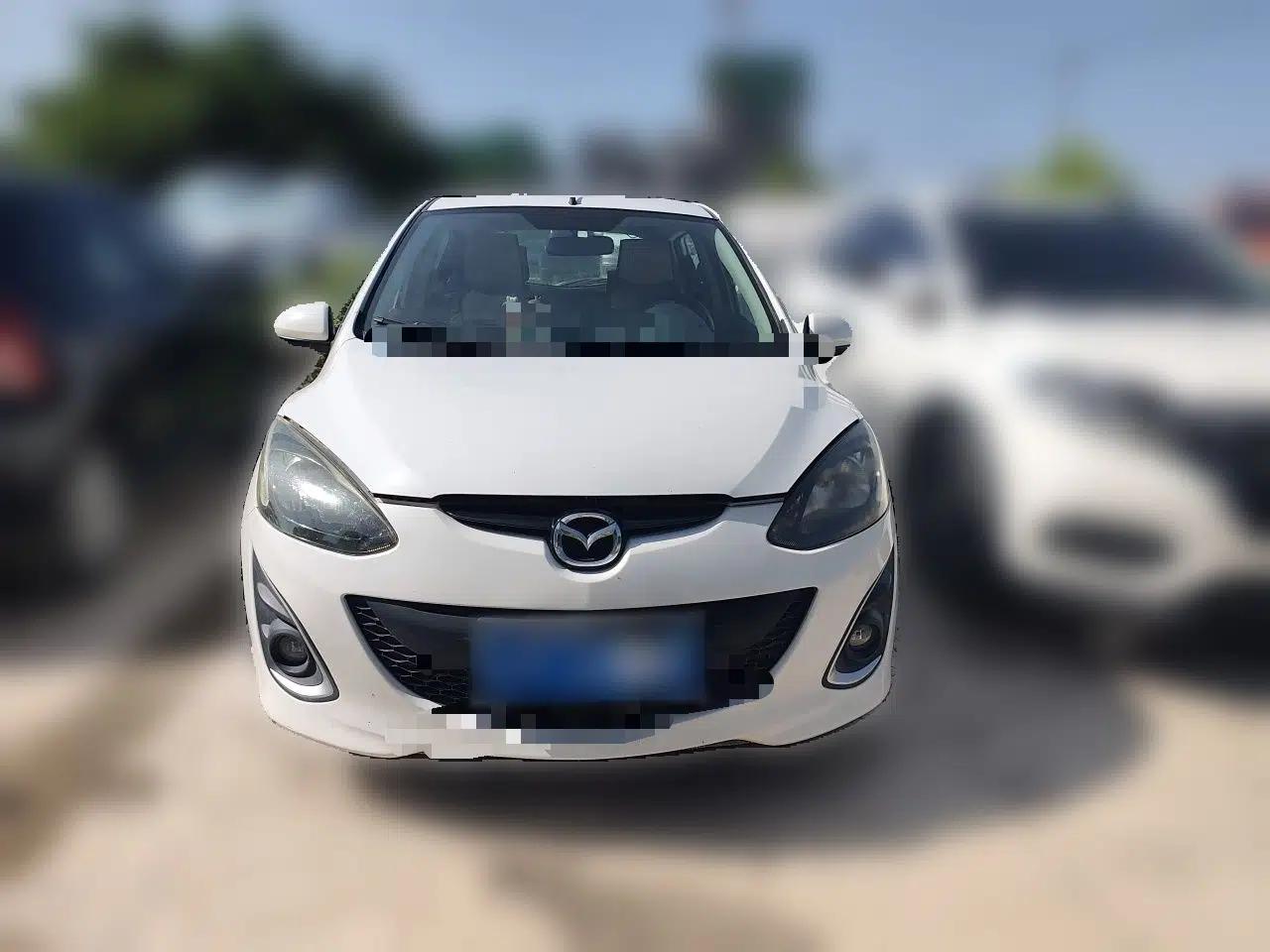 Mazda 2 2012 Hatchback Xuan Dong 1.5L Automatic Value Edition — миниатюра 2