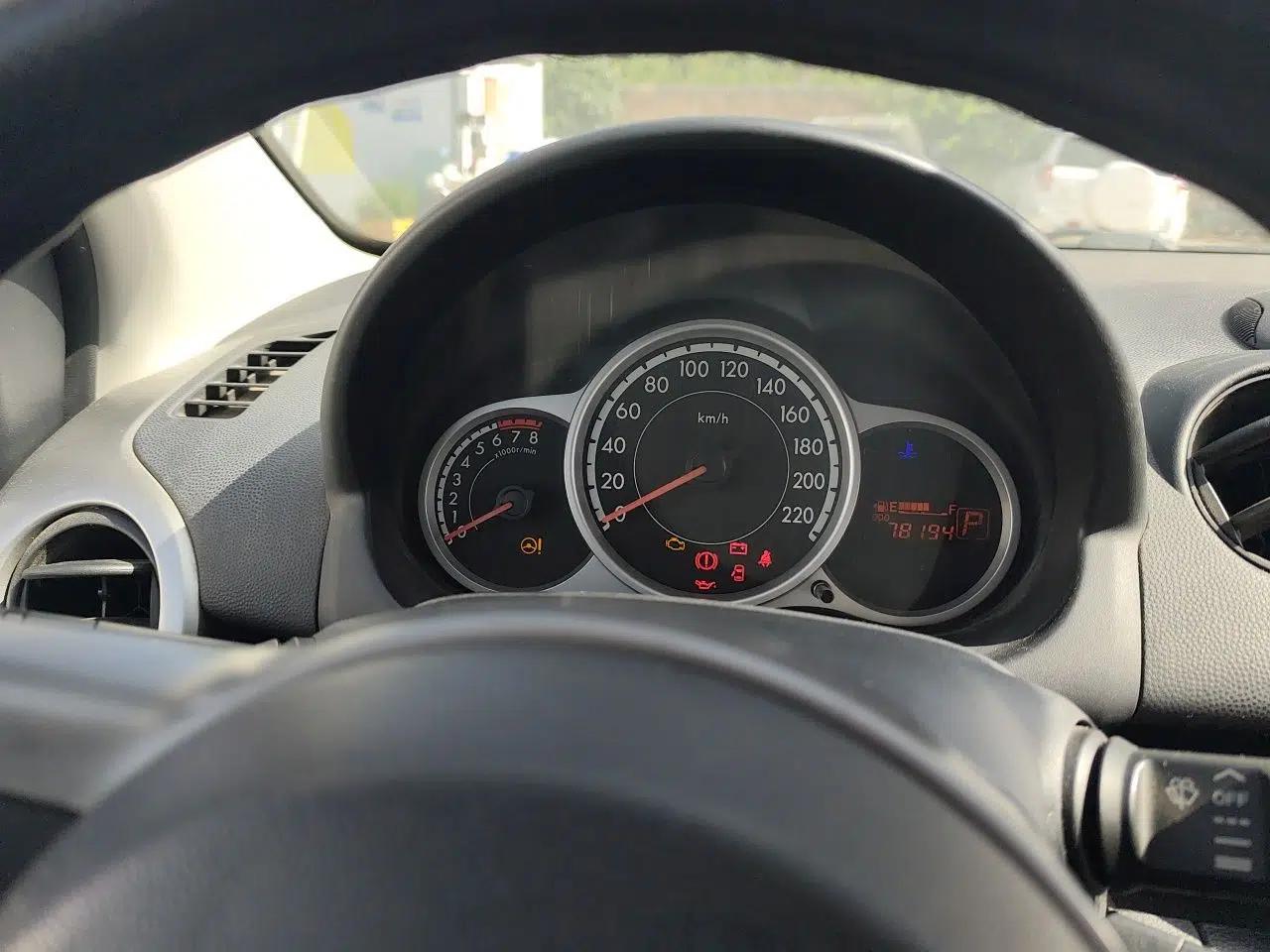 Mazda 2 2012 Hatchback Xuan Dong 1.5L Automatic Value Edition — миниатюра 11
