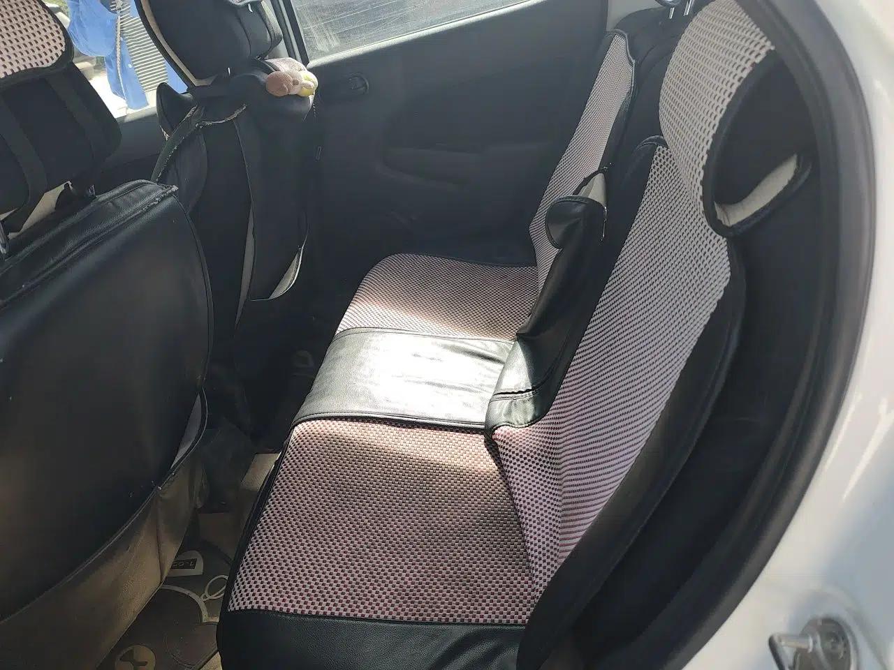 Mazda 2 2012 Hatchback Xuan Dong 1.5L Automatic Value Edition — миниатюра 17