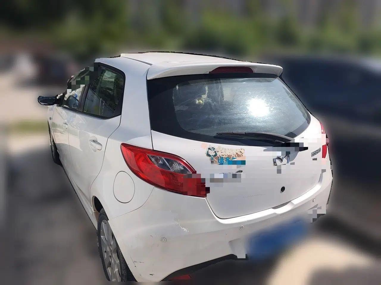 Mazda 2 2012 Hatchback Xuan Dong 1.5L Automatic Value Edition — миниатюра 4