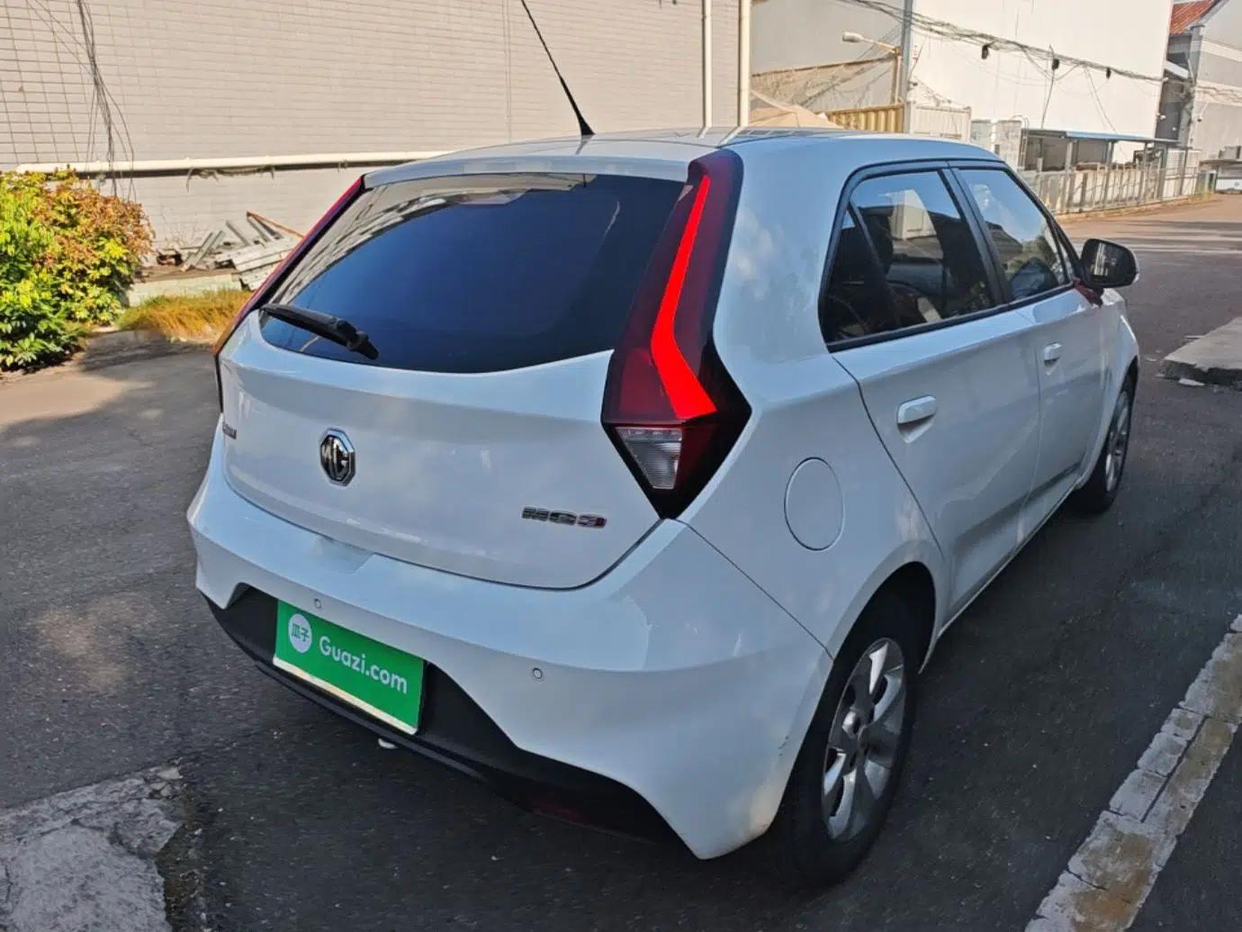 MG 3 2017 1.5L Automatic Smart Connect Elite Edition — миниатюра 6
