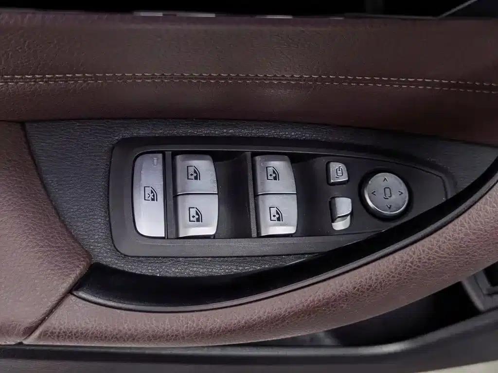 BMW X2 2021 Facelift sDrive25i M Sport Package — миниатюра 9