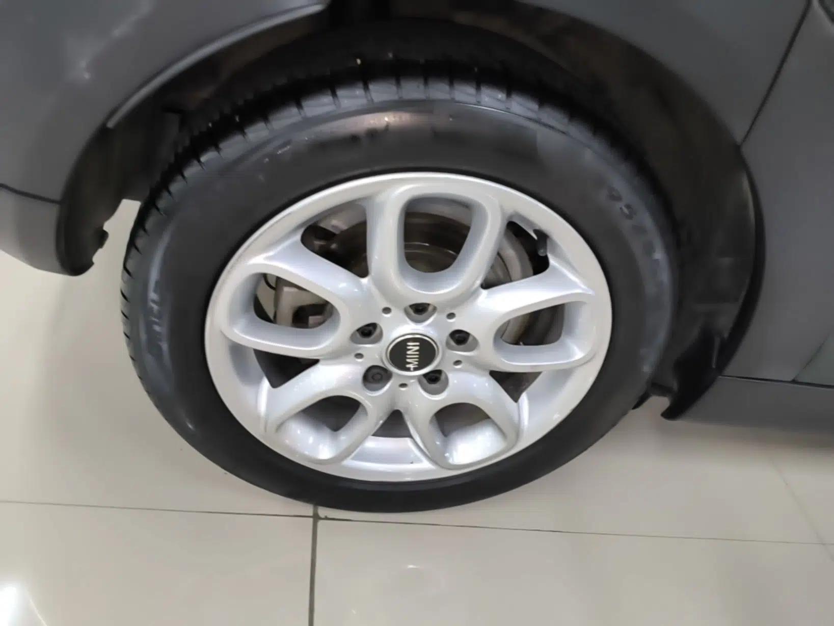 MINI 2018 1.5T ONE Five-Door Edition — миниатюра 11