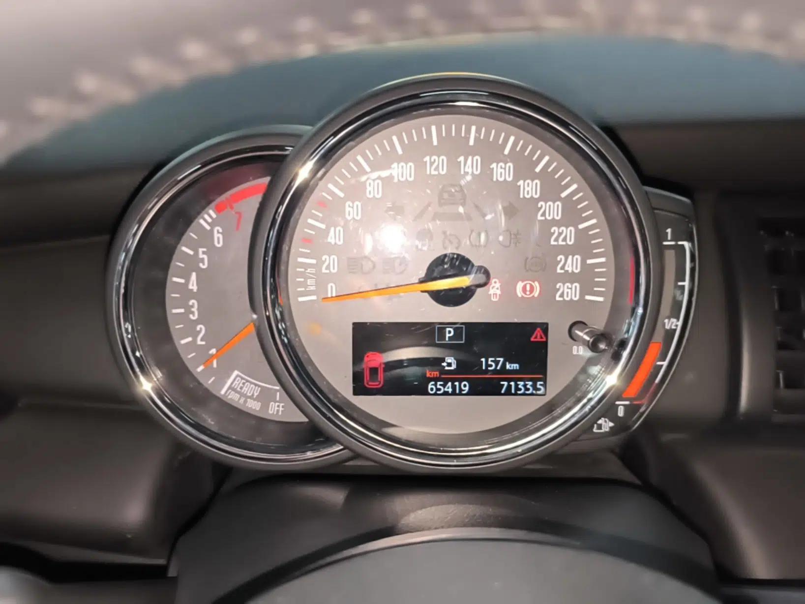 MINI 2018 1.5T ONE Five-Door Edition — миниатюра 14
