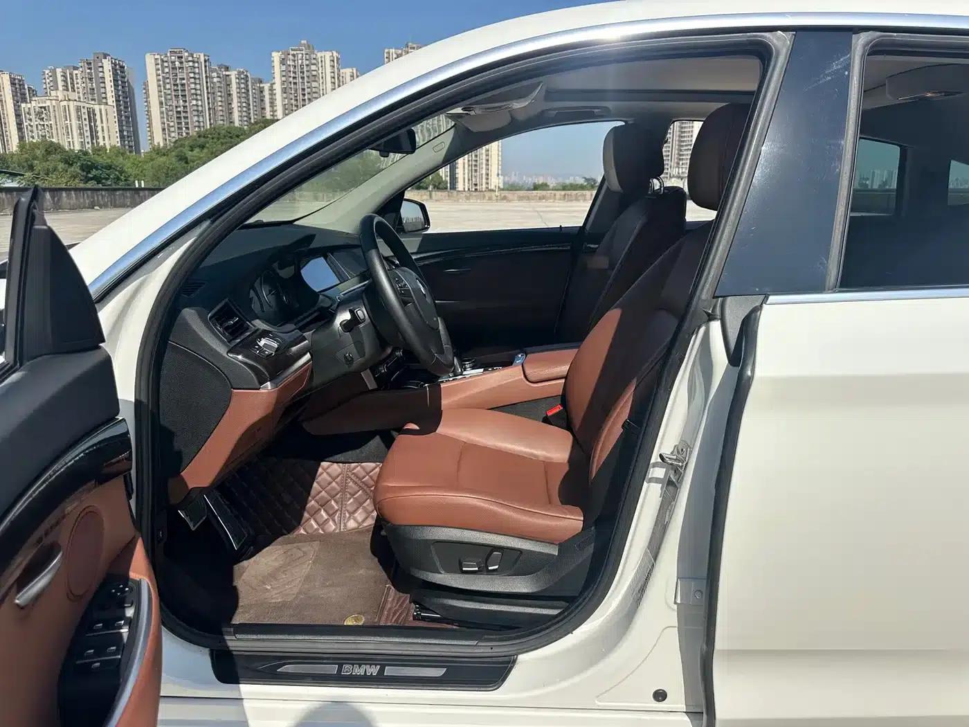 BMW 5 Series GT 2013 535i Leading Edition — миниатюра 13