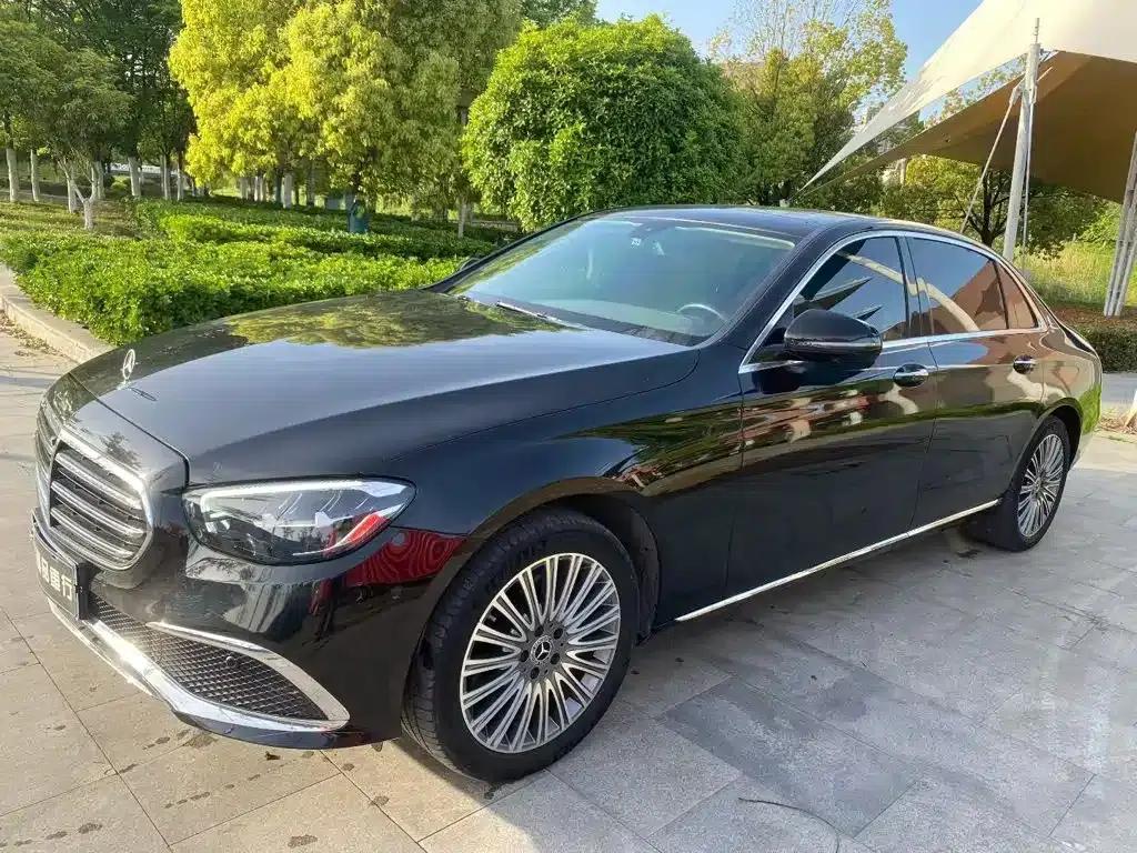 2022 Mercedes-Benz E-Class E 300 L Luxury — миниатюра 1