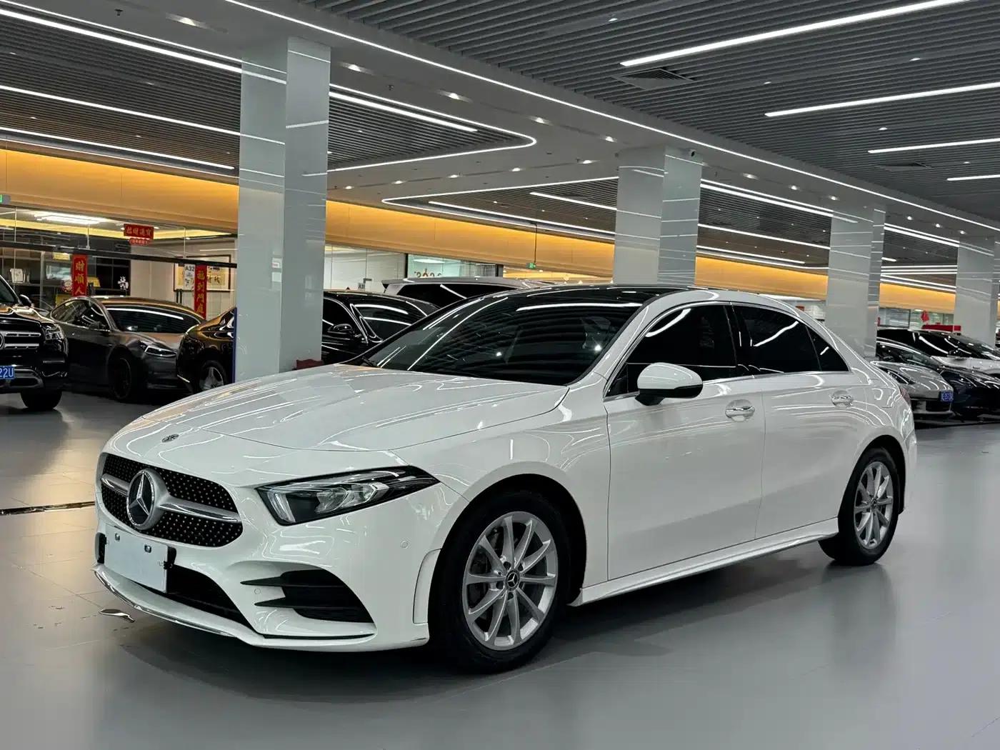 Mercedes-Benz A-Class 2019 Facelift A 200 L Sport Sedan — миниатюра 1