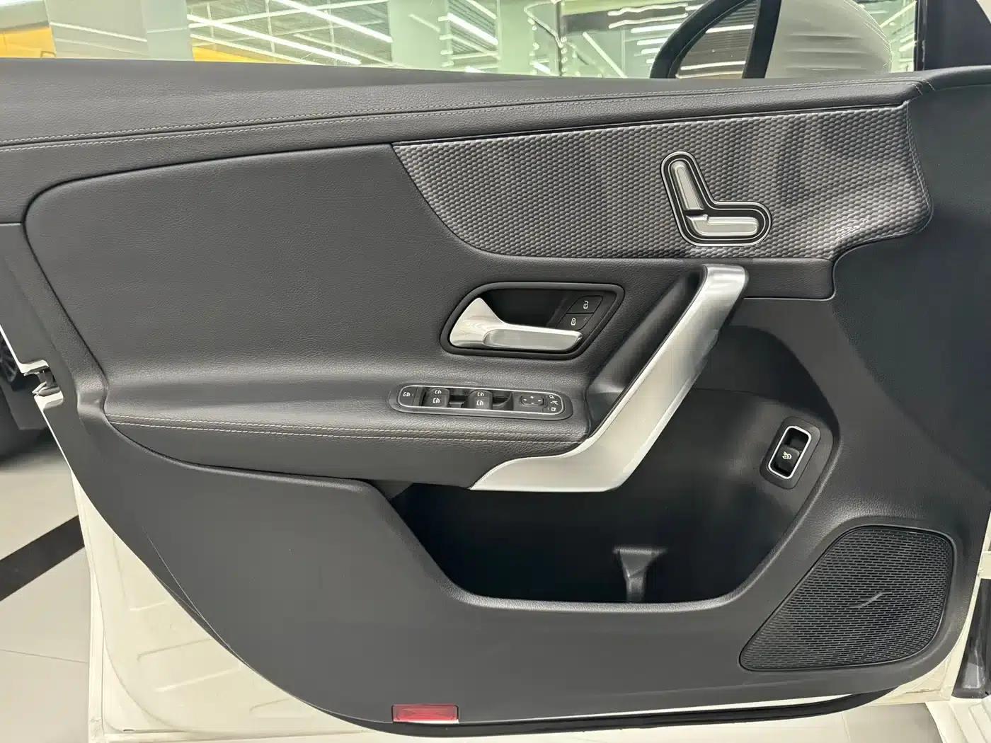Mercedes-Benz A-Class 2019 Facelift A 200 L Sport Sedan — миниатюра 7