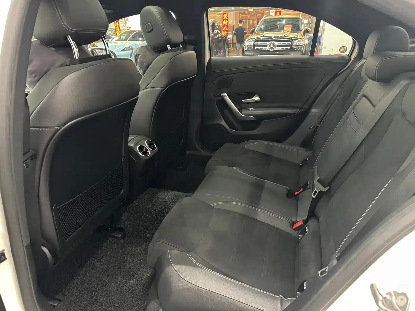 Mercedes-Benz A-Class 2019 Facelift A 200 L Sport Sedan — миниатюра 9