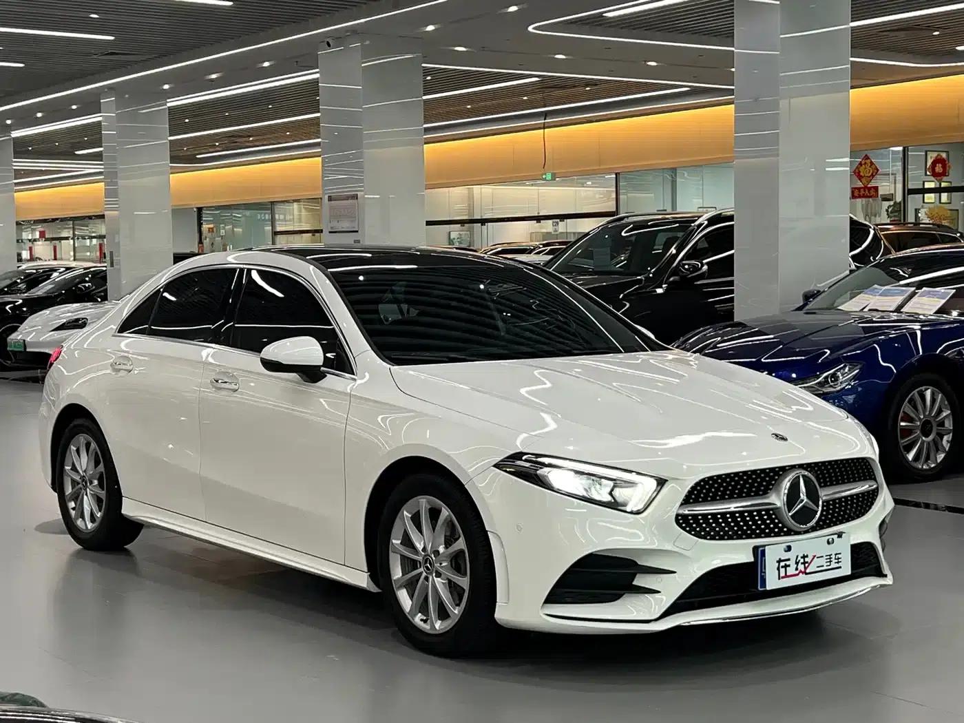 Mercedes-Benz A-Class 2019 Facelift A 200 L Sport Sedan — миниатюра 3