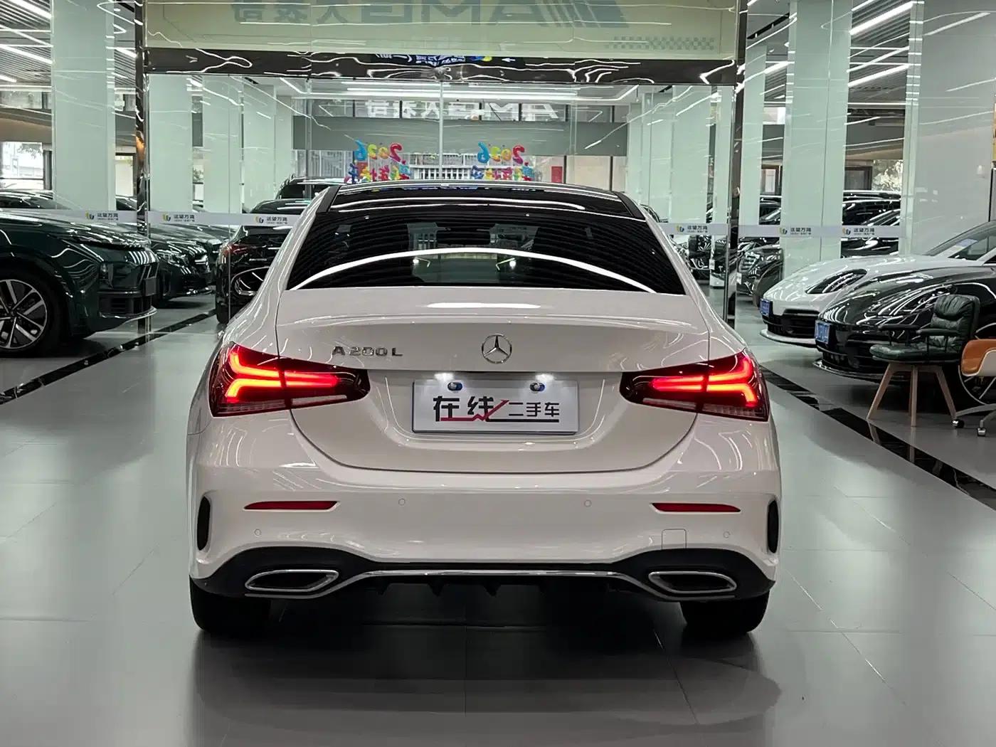 Mercedes-Benz A-Class 2019 Facelift A 200 L Sport Sedan — миниатюра 5