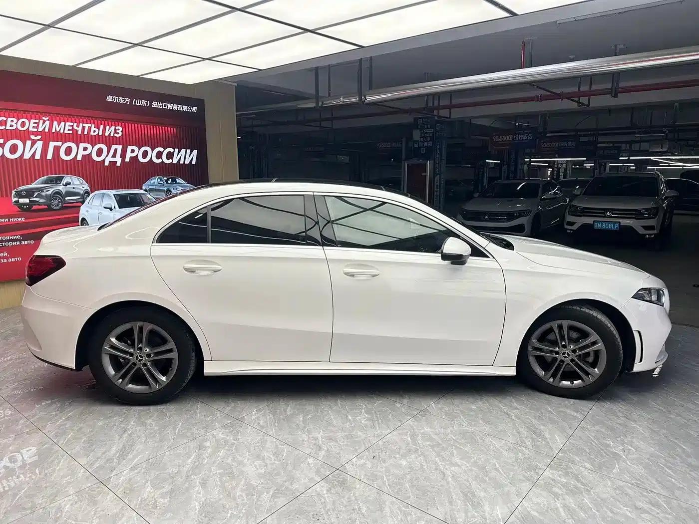 Mercedes-Benz A-Class 2021 Facelift A 180 L Sport Sedan — миниатюра 4