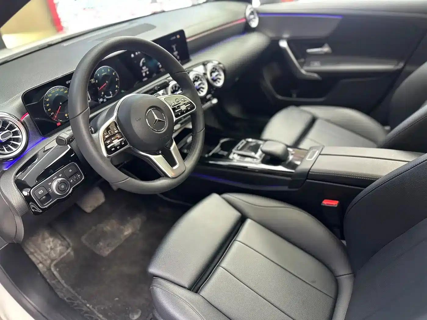 Mercedes-Benz A-Class 2021 Facelift A 180 L Sport Sedan — миниатюра 8
