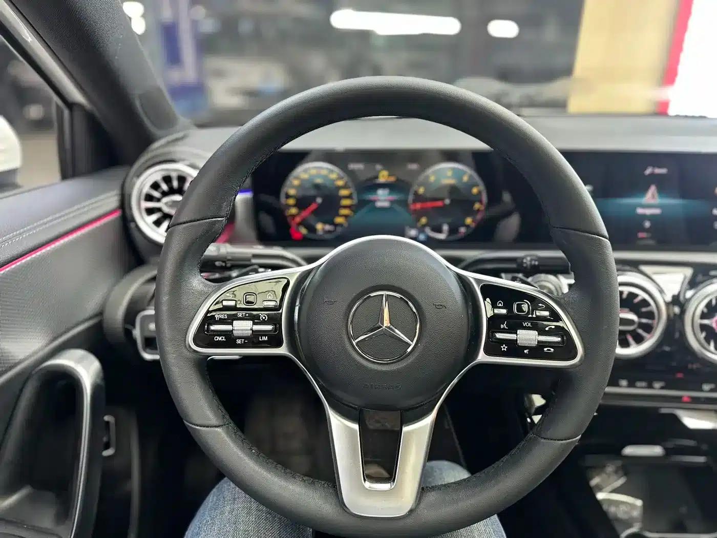 Mercedes-Benz A-Class 2021 Facelift A 180 L Sport Sedan — миниатюра 10