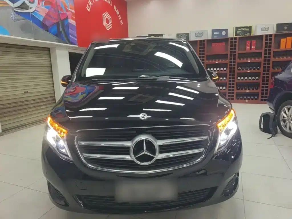 Mercedes-Benz V-Class 2018 V 260 Navigator Edition (China V Emission Standard) — миниатюра 3