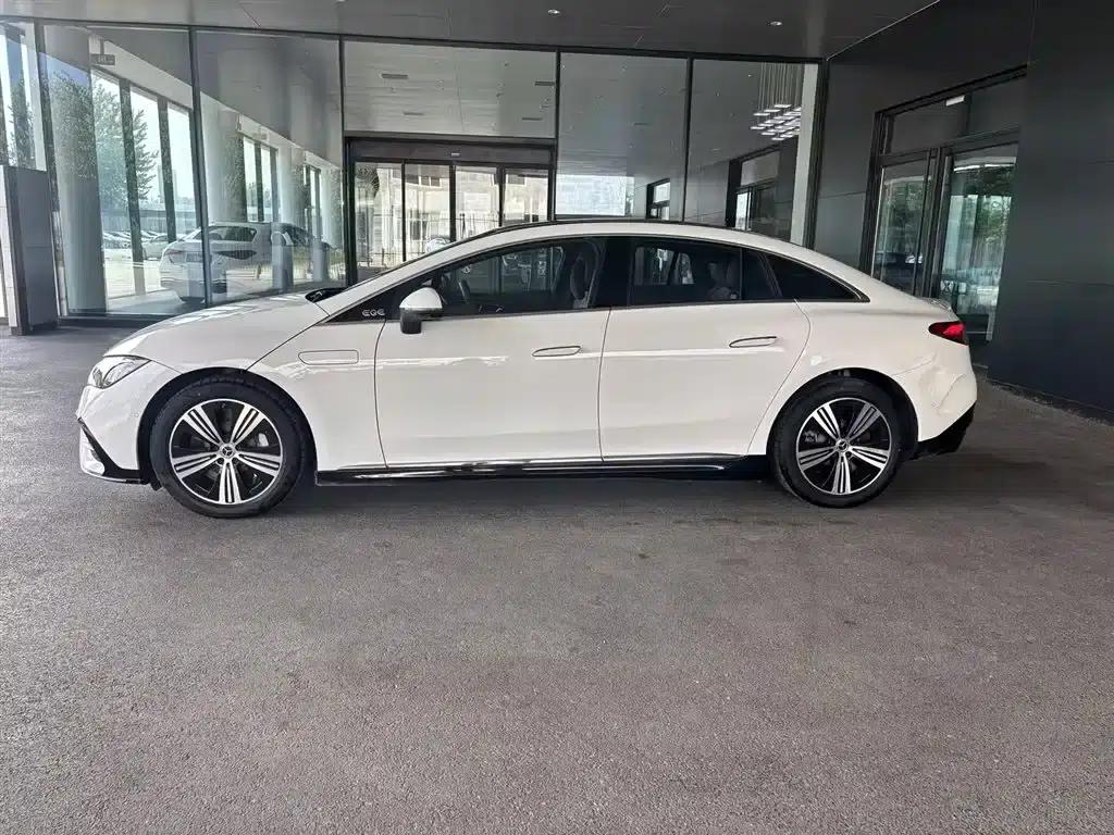 Mercedes-Benz EQE 2025 500 4MATIC Pioneer Edition — миниатюра 10