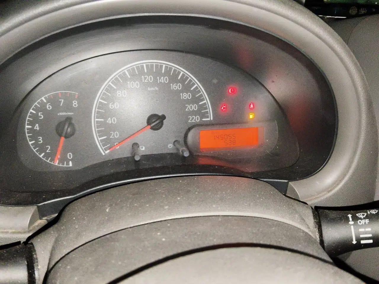 Nissan Sunny 2011 1.5XE Manual Comfort Edition — миниатюра 11