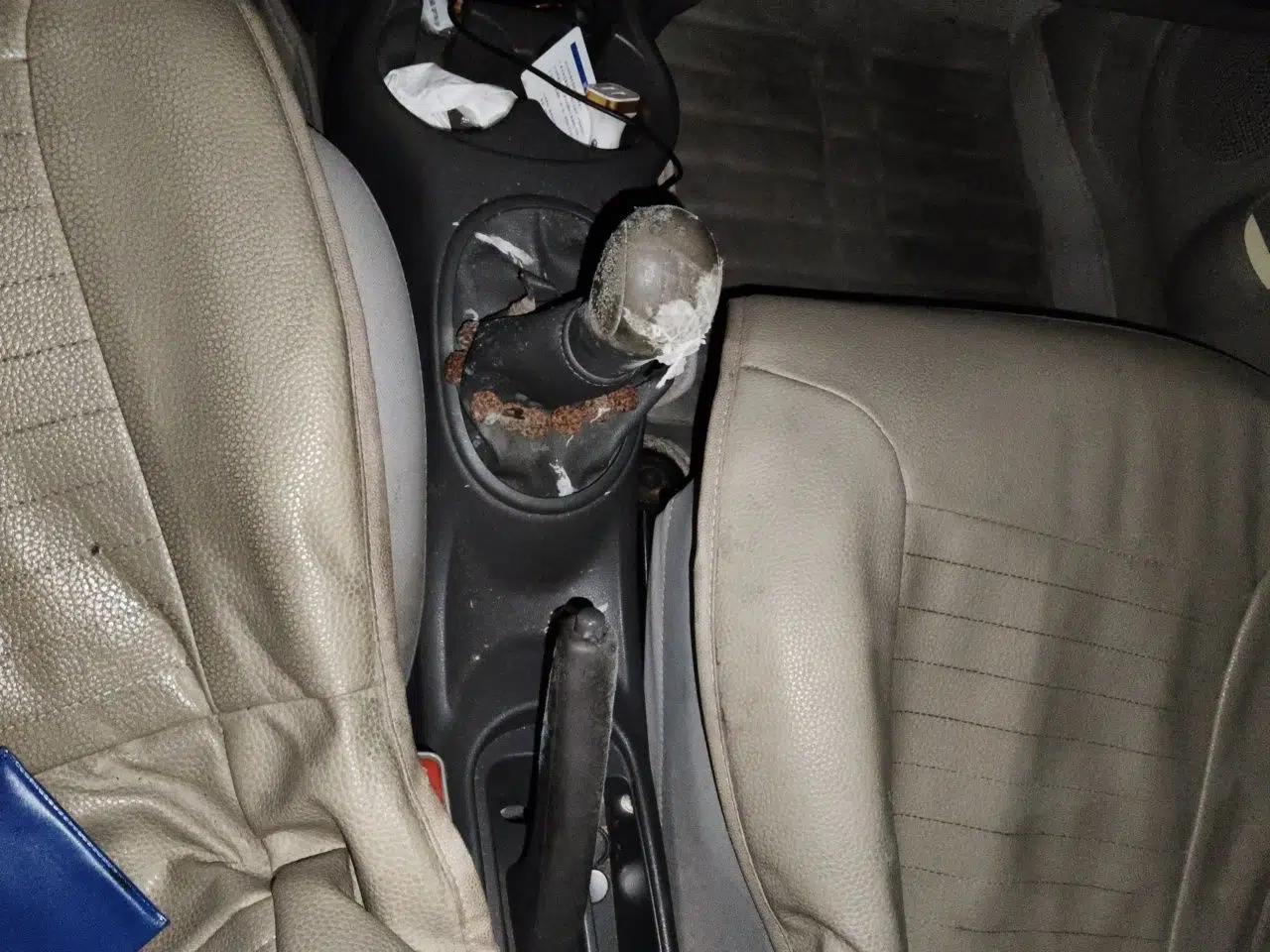 Nissan Sunny 2011 1.5XE Manual Comfort Edition — миниатюра 14