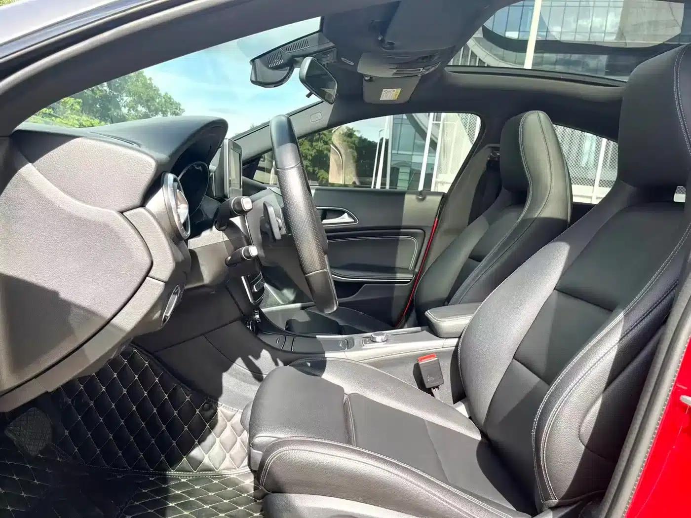 Imported Mercedes-Benz CLA 2016 CLA 200 Dynamic — миниатюра 7