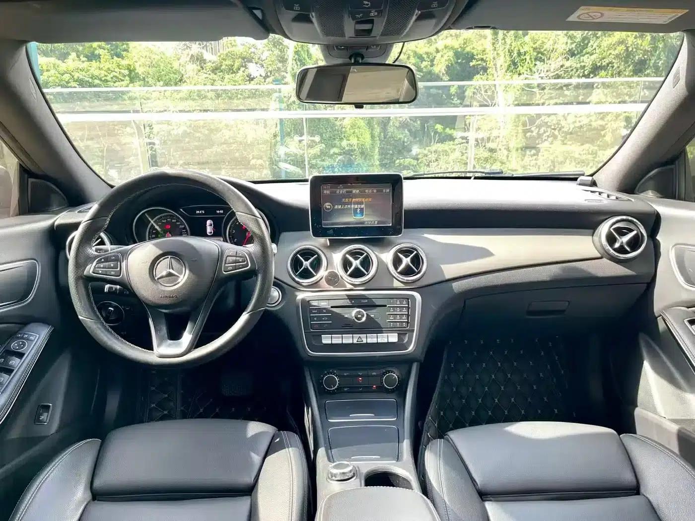 Imported Mercedes-Benz CLA 2016 CLA 200 Dynamic — миниатюра 9
