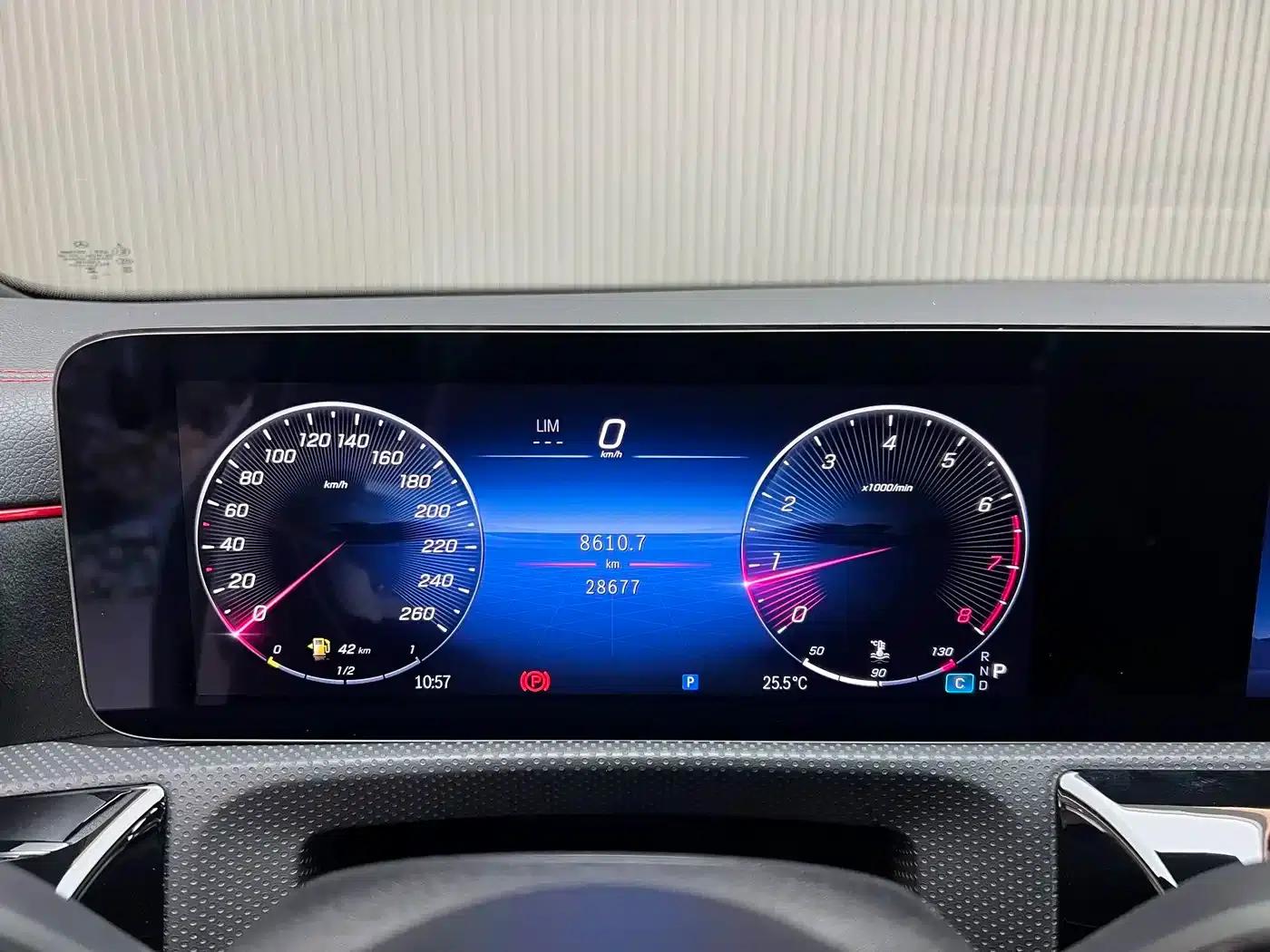 Mercedes-Benz CLA (Imported) 2024 CLA 200 Shooting Brake — миниатюра 3