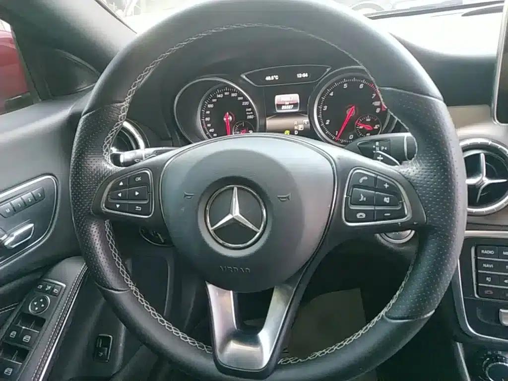 Imported Mercedes-Benz CLA 2017 CLA 200 Fashion Edition — миниатюра 11